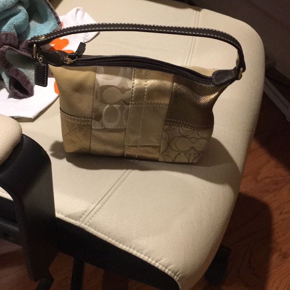 COPY - Coach purse brand new offer me a good price thanks
